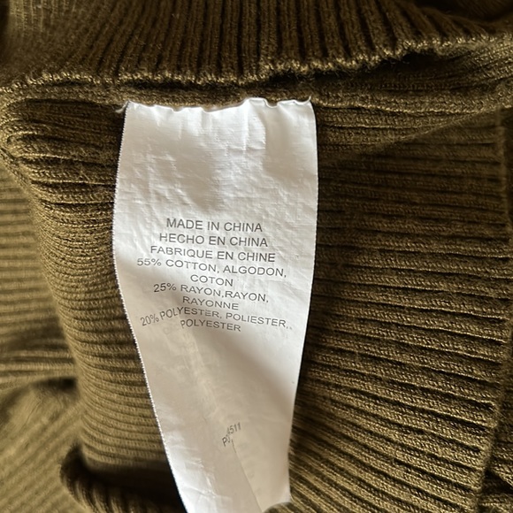 2b Bebe Short Sleeve Sweater - Picture 7 of 7